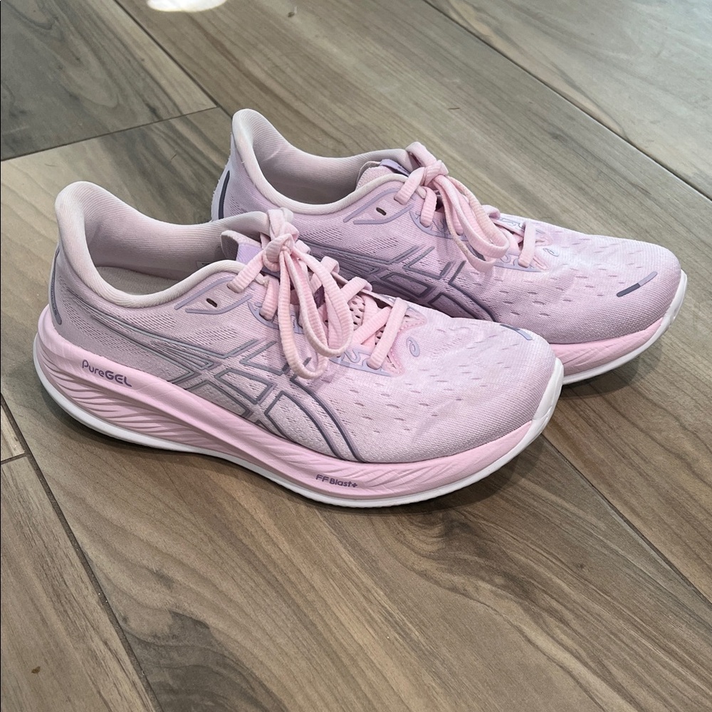 ASICS Women's Gel-cumulus 26 size 7.5